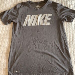 The Nike Tee men’s S